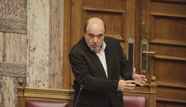 Συστάσεις Αλεξιάδη στις τράπεζες για λογικές χρεώσεις στις ηλεκτρονικές συναλλαγές