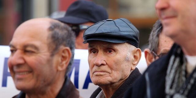 Ασφαλιστικό: Στοχευμένες περικοπές στις συντάξεις βλέπει η ΟΚΕ
