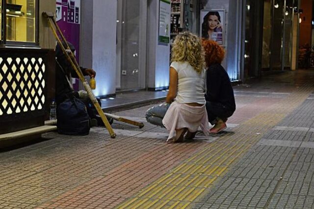 1500 Αθηναίοι θα κάνουν Χριστούγεννα στο δρόμο. Μπορείς να βοηθήσεις;