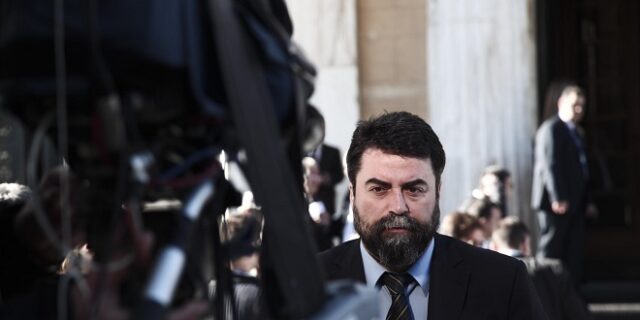 Ο Βασίλης Οικονόμου περιγράφει τη στιγμή του ξυλοδαρμού του