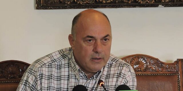 Μπέος: Έχω καιρό να δείρω. Θα κάνω ρετούς στα μαγουλάκια των αναρχικών