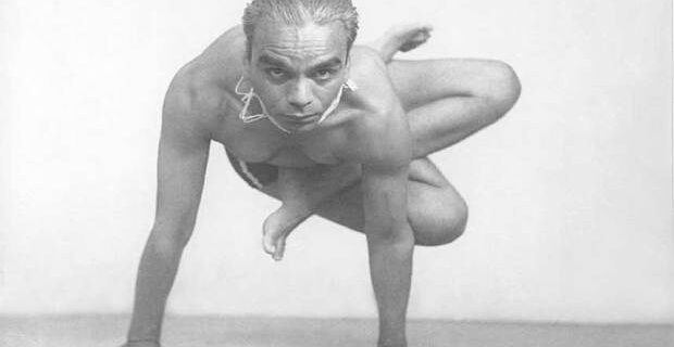 BKS Iyengar: Η Google τιμά τον μεγάλο δάσκαλο της γιόγκα