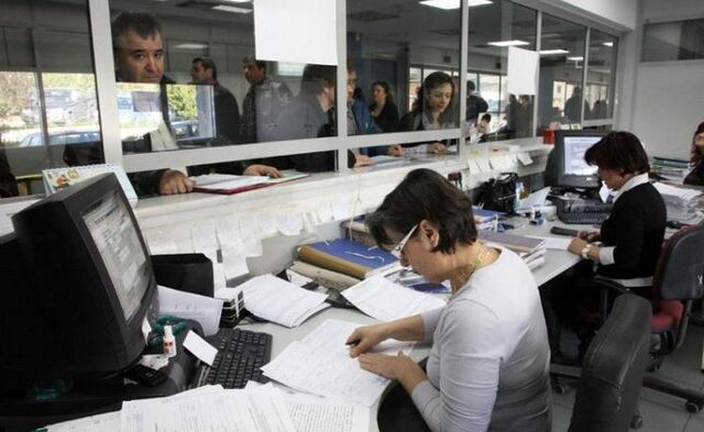 Αναζητούνται ακόμη και δωρεάν ακίνητα για να μετακομίσουν οι Δημόσιες υπηρεσίες