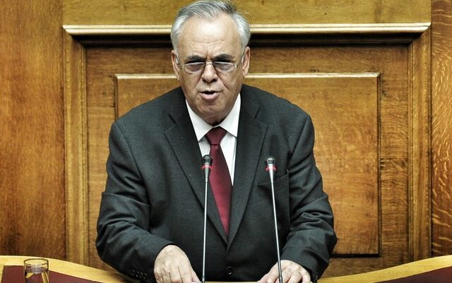 Δραγασάκης: Δεν συζητάμε ούτε νέα μέτρα ούτε νέες περικοπές