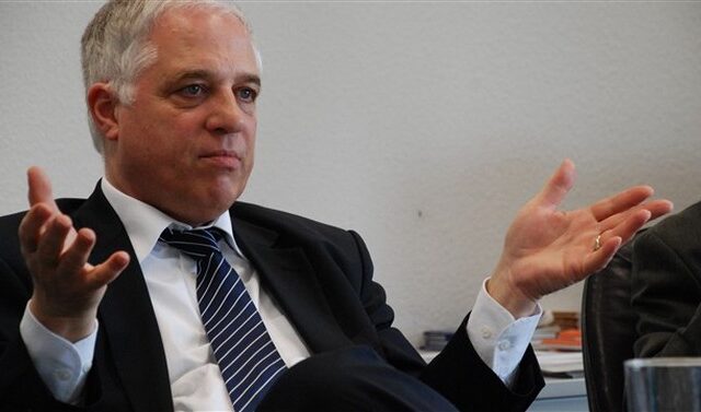 Στράτενσουλτε: Πάω στοίχημα ότι θα γίνει αναδιάρθρωση του ελληνικού χρέους