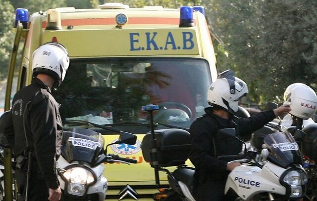 Με απεργιακές κινητοποιήσεις απειλούν οι εργαζόμενοι στο ΕΚΑΒ
