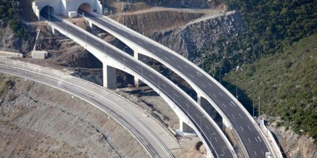 Σπίρτζης: Έτοιμος έως τον Αύγουστο ο νέος αυτοκινητόδρομος ‘Μορέας’. Πού θα εφαρμοστούν τα υβριδικά διόδια