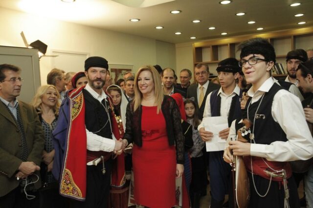 Γεννηματά: Ας χρωματίσουμε τη ζωή μας με πινελιές αγάπης, ελπίδας και αλληλεγγύης
