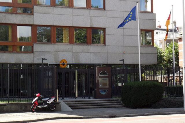 Η Γερμανική πρεσβεία ‘αδειάζει’ την Die Welt για την επίθεση στην Ελλάδα