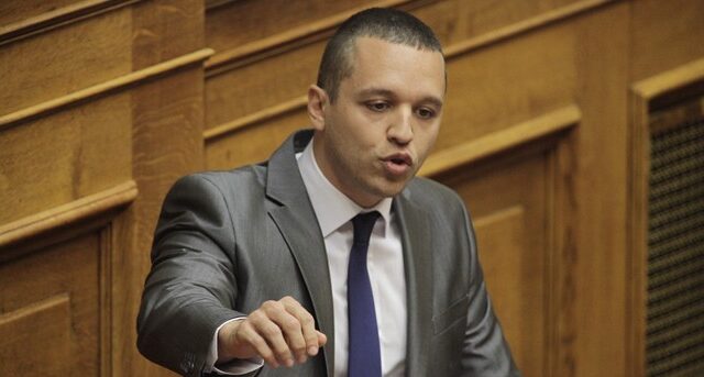 Υβριστικό παραλήρημα Κασιδιάρη στη Βουλή με βολές κατά πάντων