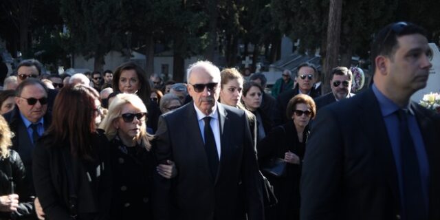 Τελευταίο αντίο στη Βάσω Μεϊμαράκη. Πλήθος κόσμου στην κηδεία της