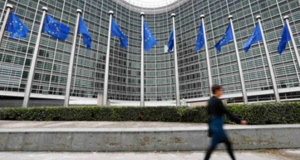 Κομισιόν σε Αθήνα: Ενσωματώστε την οδηγία για εγγύηση καταθέσεων