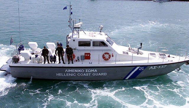 Προσάραξε πλοίο ανοιχτά της Αιδηψού