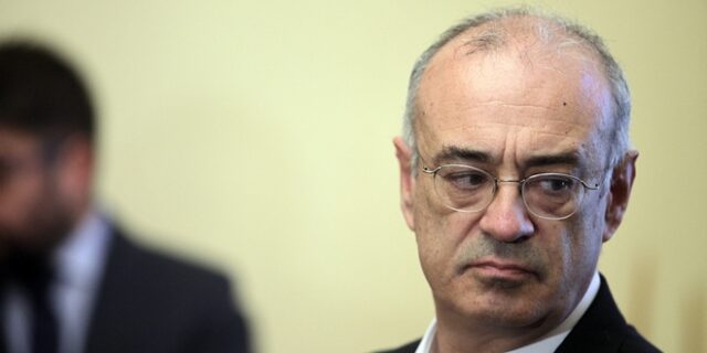 Και ανεπαρκής και αντιγραφέας και αδιάβαστος ο Μάρδας