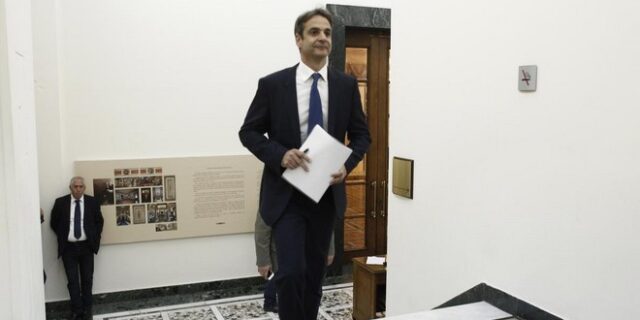 ΝΔ: Ο Μητσοτάκης το κέντρο και τη δεξιά, με τη βοήθεια του Άδωνι. Ο Μεϊμαράκης τον καραμανλικό μεσαίο χώρο