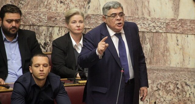 Άρση της ασυλίας Μιχαλολιάκου για απειλές κατά δημοσιογράφων