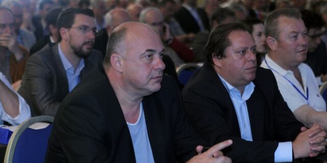 Απίστευτο και όμως ελληνικό: Παραμένει δήμαρχος Βόλου ο Μπέος