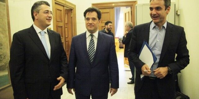 ΝΔ: ‘Παράθυρο’ για οικουμενική κυβέρνηση χωρίς Τσίπρα πρωθυπουργό ανοίγουν Μητσοτάκης και Τζιτζικώστας