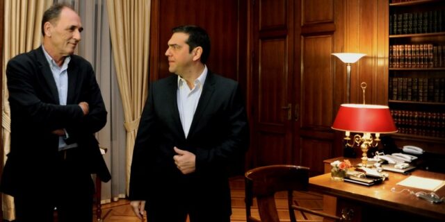 Σταθάκης: Ήταν λογαριασμοί της μητέρας μου και αγροτεμάχια της συζύγου μου