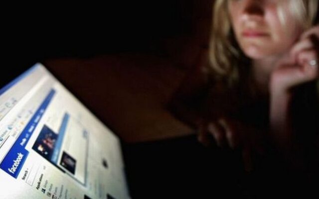 Νοσηλεύτρια αποπλάνησε 14χρονο μέσω Facebook. Πήγε στα Δωδεκάνησα να τον βρει