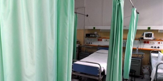 Καταγγελία ΠΟΕΔΗΝ: Διασωληνωμένοι ασθενείς μένουν εκτός ΜΕΘ