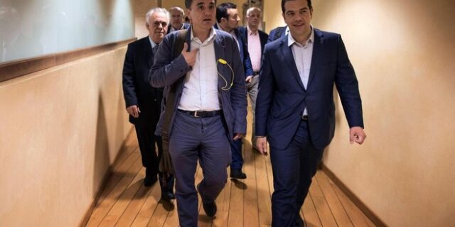 Περπατάμε παράλληλα και χωρίς πρόγραμμα