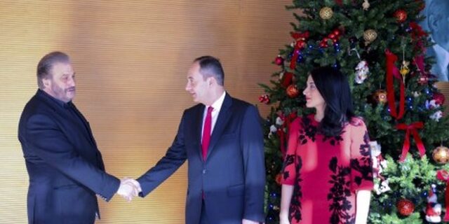 Τα Κάλαντα στον πρόεδρο της ΝΔ έψαλε ο Όμιλος Βρακοφόρων Κρήτης