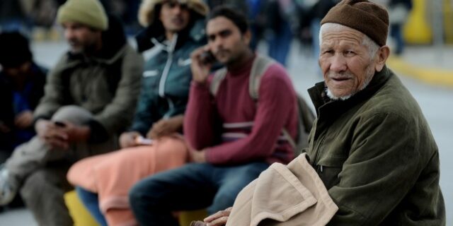Πέφτουν οι υπογραφές για την επιδότηση ενοικίου για 20.000 πρόσφυγες στην Ελλάδα