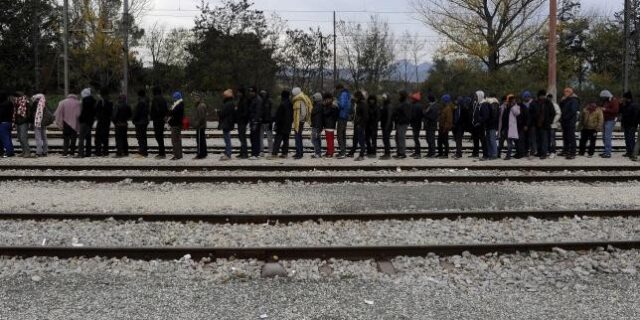 Κλείσιμο συνόρων και έξοδο της Ελλάδας από τη Σένγκεν ζητεί ο Μαριάς
