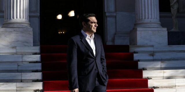 Όχι στα σενάρια διεύρυνσης λέει το Μαξίμου