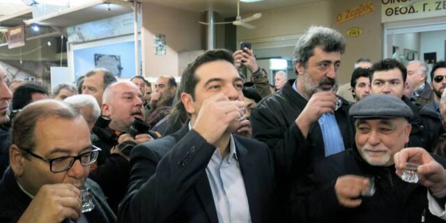 Στην υγειά του Επιτρόπου: Παράθυρο προστασίας του τσίπουρου αφήνει ο Μοσκοβισί