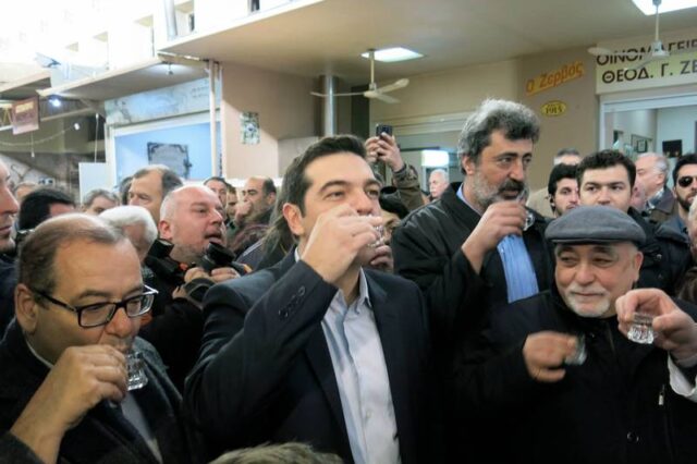 Στην υγειά του Επιτρόπου: Παράθυρο προστασίας του τσίπουρου αφήνει ο Μοσκοβισί