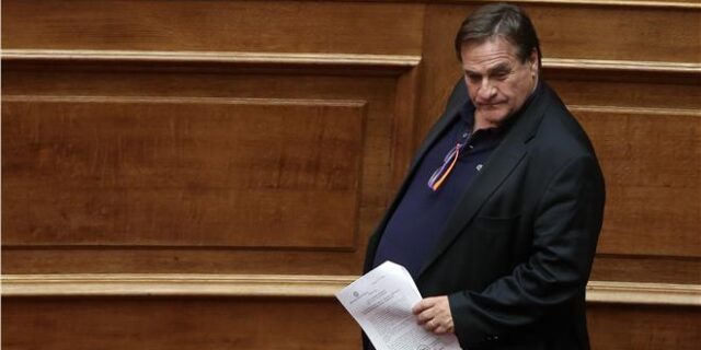 Πως δικαιολογεί ο Τσουκαλάς την φράση ‘ψητός Μαροκινός’ για τον νεκρό στην Ειδομένη