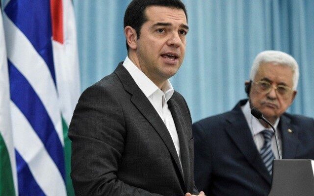 Στην Αθήνα ο Αμπάς – Συνάντηση με τον Τσίπρα