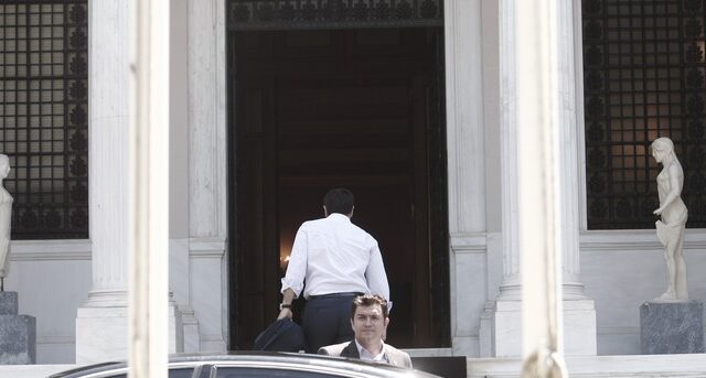Ο Τσίπρας βλέπει τους βουλευτές του