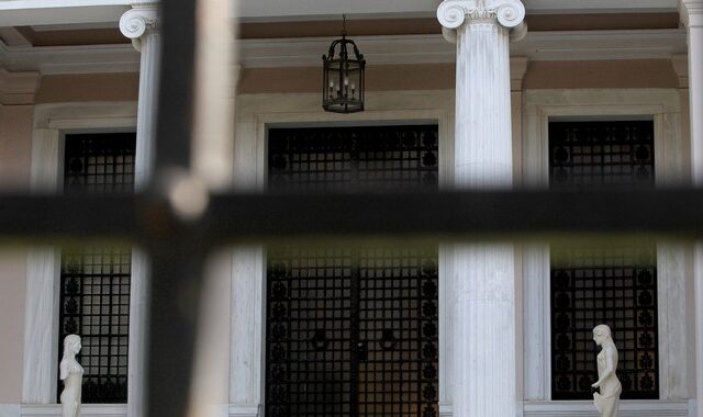 Νέα Πρωτοχρονιάτικη ΠΝΠ με μέτρα από το παράλληλο πρόγραμμα