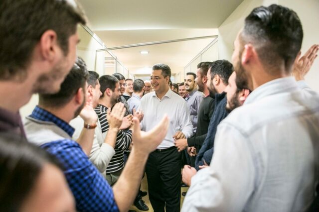 Συνάντηση του Απόστολου Τζιτζικώστα με φίλους και εθελοντές της καμπάνιας του