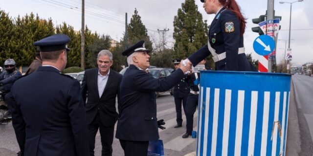 Ποια τα δώρα που έλαβαν τροχονόμοι σε Αθήνα – Θεσσαλονίκη