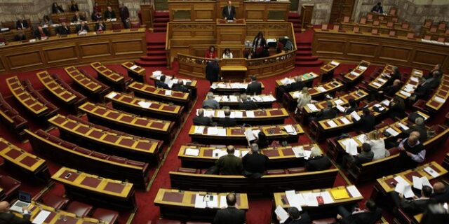 Καυγάς και για το παράλληλο πρόγραμμα. Αποχώρησαν ΝΔ, ΠΑΣΟΚ, Ποτάμι