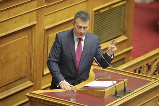 Δικαστική παρέμβαση για τις άδειες ζητά ο Γ. Βρούτσης