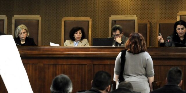 Ένταση για τους ‘ναζί’ στη δίκη της Χρυσής Αυγής