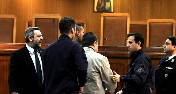 Καθυστέρηση στη δίκη της Χρυσής Αυγής