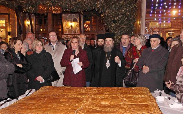 Χριστόψωμο βάρους εκατόν ογδόντα κιλών παρασκευάστηκε στην Αρναία