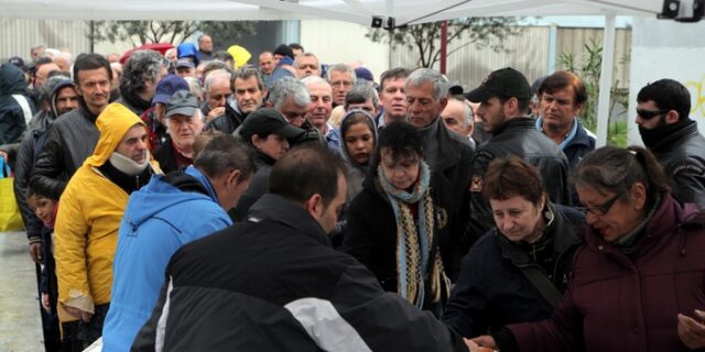 Συσσίτια ανθρωπιάς: Πάνω από 500 πολίτες στο γεύμα του δήμου Αθηναίων
