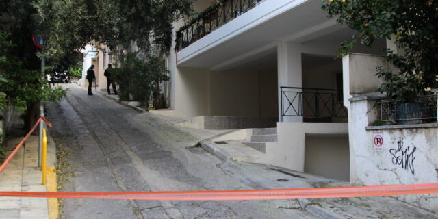 Με την μαγκούρα χτύπησε στο κεφάλι μέχρι θανάτου την αδερφή του ο ηλικιωμένος που πάσχει από Αλτσχάιμερ