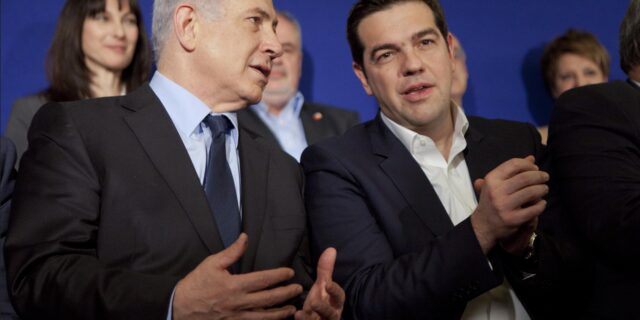 Μαξίμου για τριμερή: Αναβαθμίζεται ο ρόλος της Ελλάδας ως παράγοντα σταθερότητας στην περιοχή