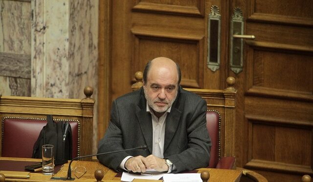 ‘Κρατήστε τις αποδείξεις του 2016 αλλά και παλιότερες’ λέει ο Τρ. Αλεξιάδης