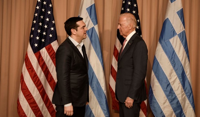 Τσίπρας-Μπάιντεν: Ο αντιπρόεδρος των ΗΠΑ αναγνώρισε τον σταθεροποιητικό ρόλο της Ελλάδας