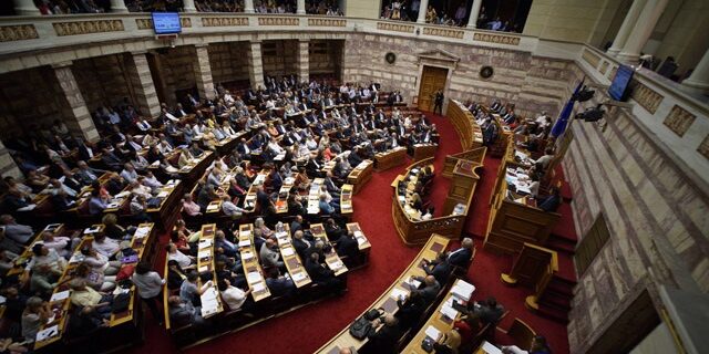 Ένας χρόνος ΣΥΡΙΖΑ: Σκληρές ανακοινώσεις των κομμάτων για την συγκυβέρνηση