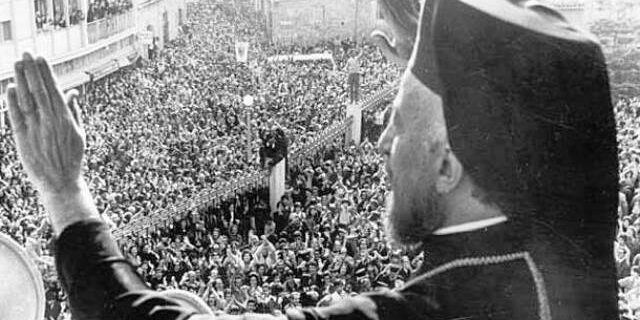 Μηχανή του Χρόνου: Η άγνωστη διαδρομή του Μακάριου και το ξύλο στο μοναστήρι